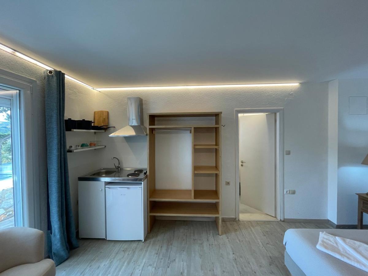 Syros Village Suites Vári Exteriör bild
