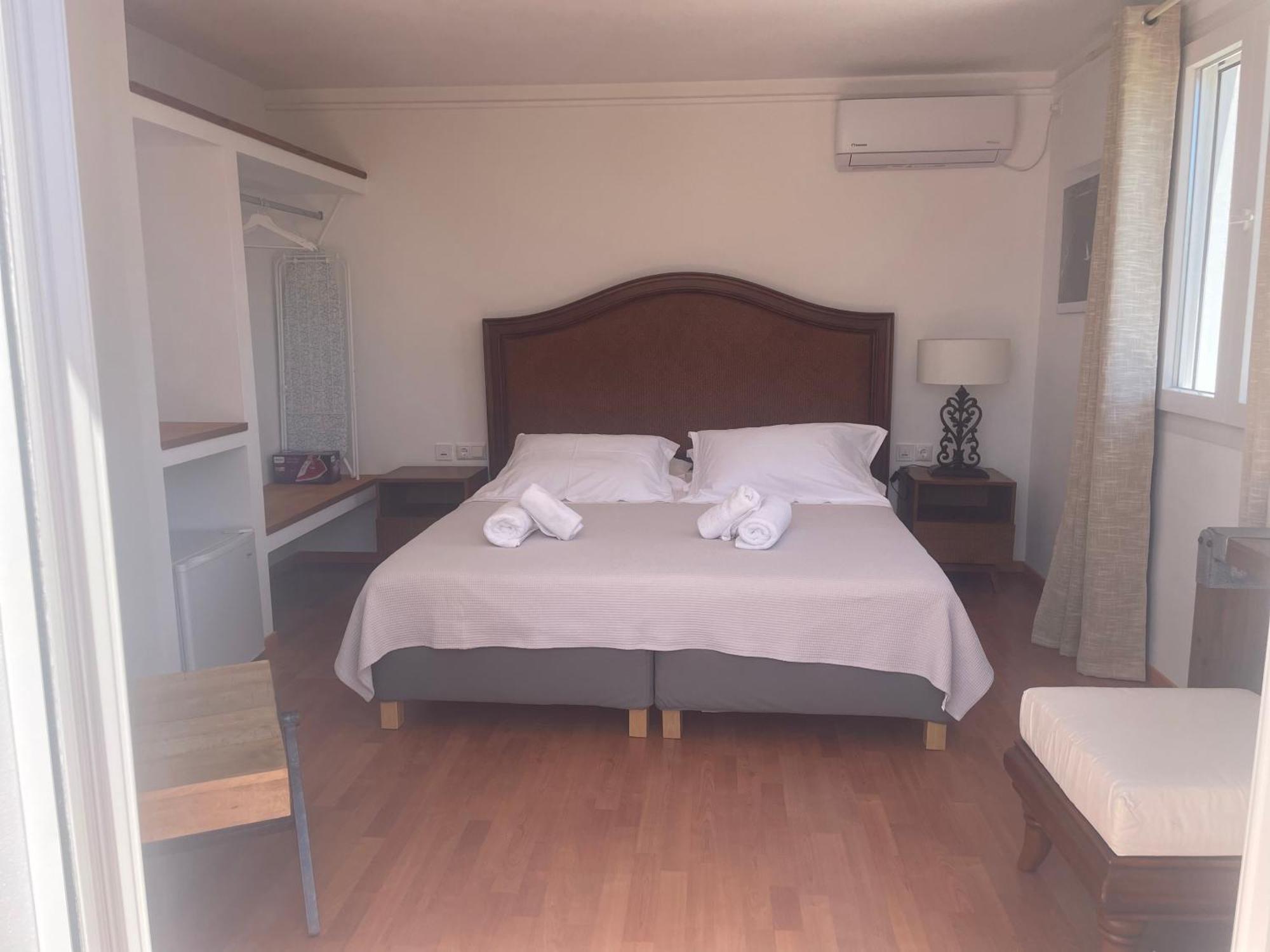 Syros Village Suites Vári Exteriör bild