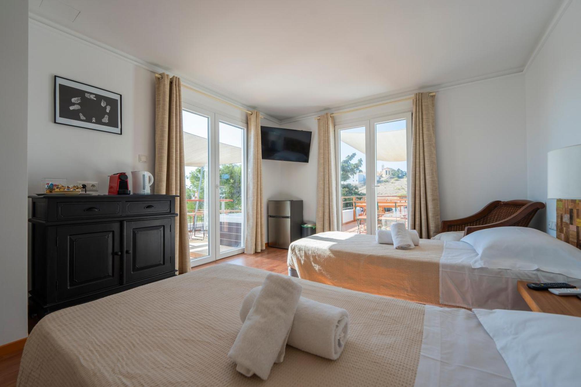 Syros Village Suites Vári Exteriör bild