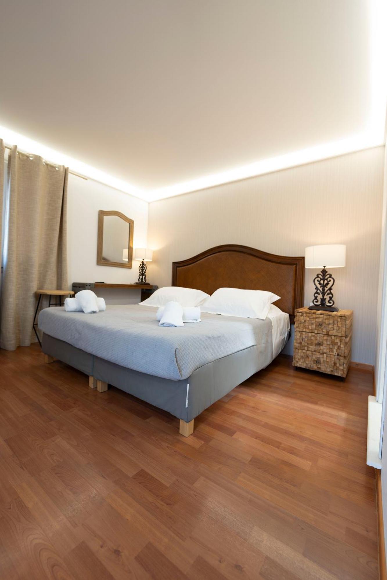 Syros Village Suites Vári Exteriör bild