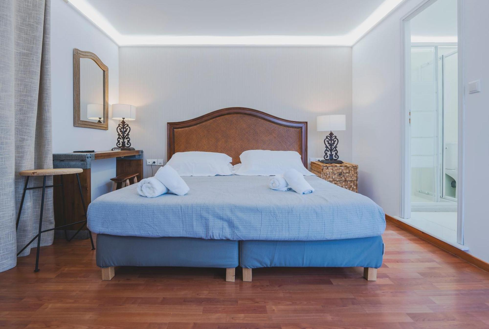 Syros Village Suites Vári Exteriör bild