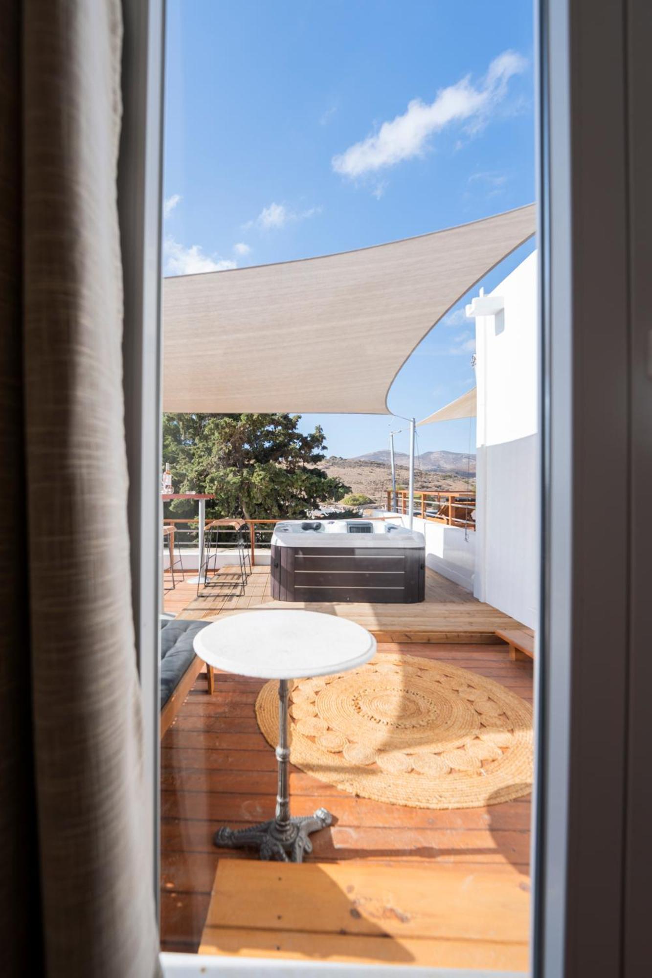 Syros Village Suites Vári Exteriör bild
