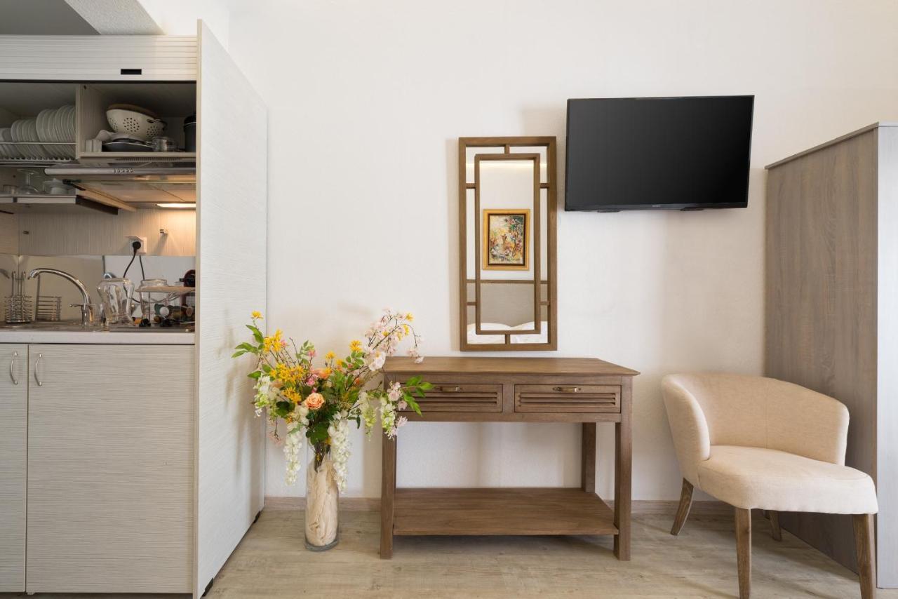 Syros Village Suites Vári Exteriör bild